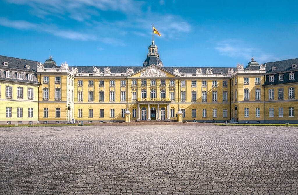 Blick auf das Schloss in Karlsruhe, einem unserer CONTRACT-Standorte