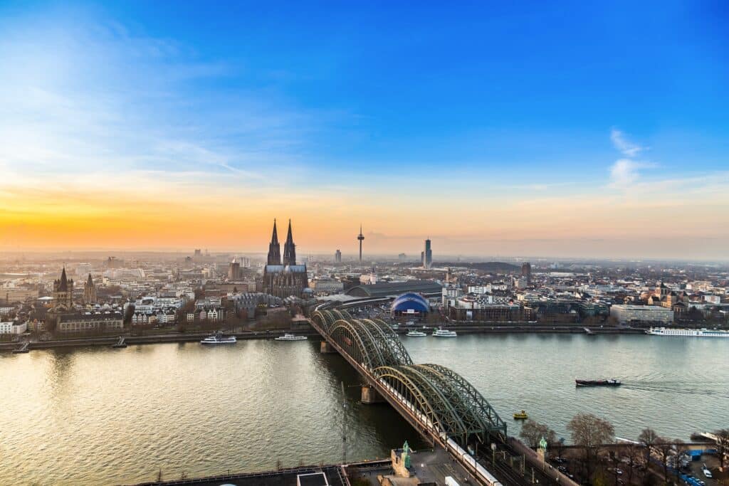 Blick über Köln, einem unserer CONTRACT-Standorte
